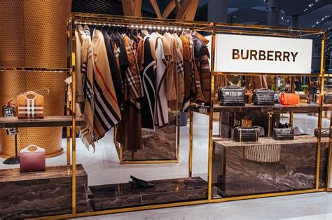 spaccio burberry italia|burberry italia outlet.